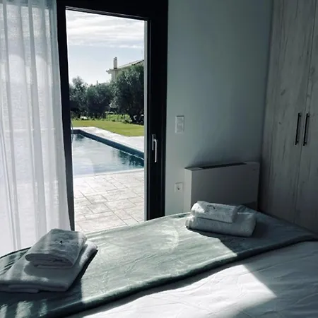 Nostos Luxury Villas With Private Pool In Nafpaktos Extérieur photo