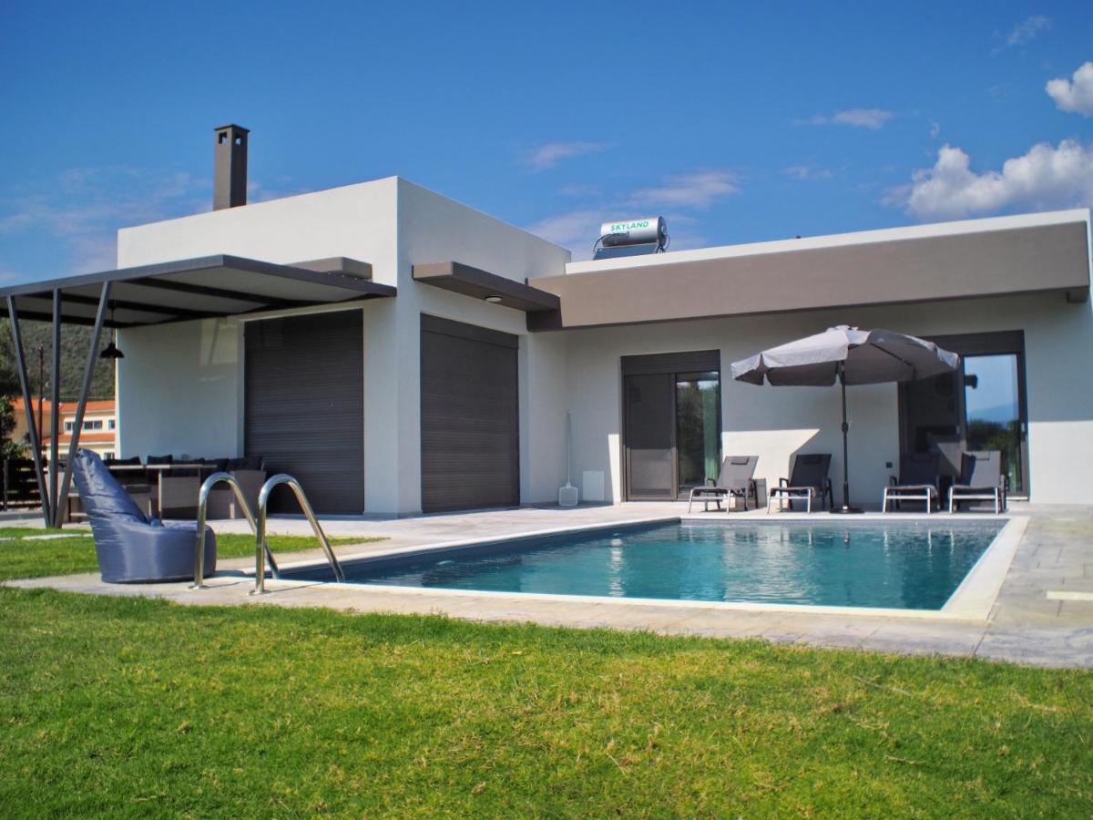 Nostos Luxury With Private Pool In Nafpaktos