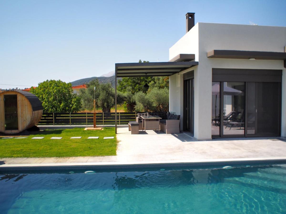 Nostos Luxury With Private Pool In