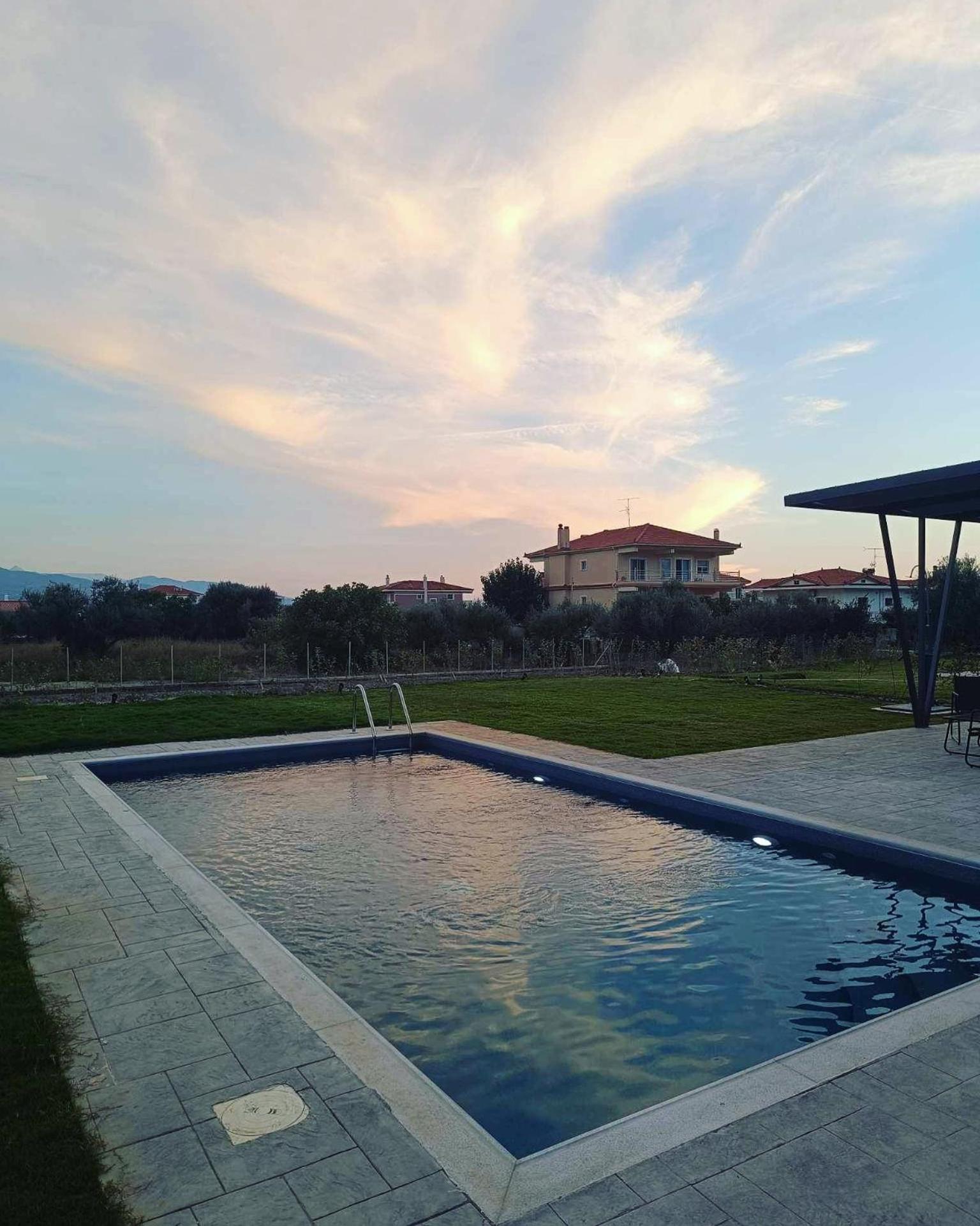Nostos Luxury With Private Pool In