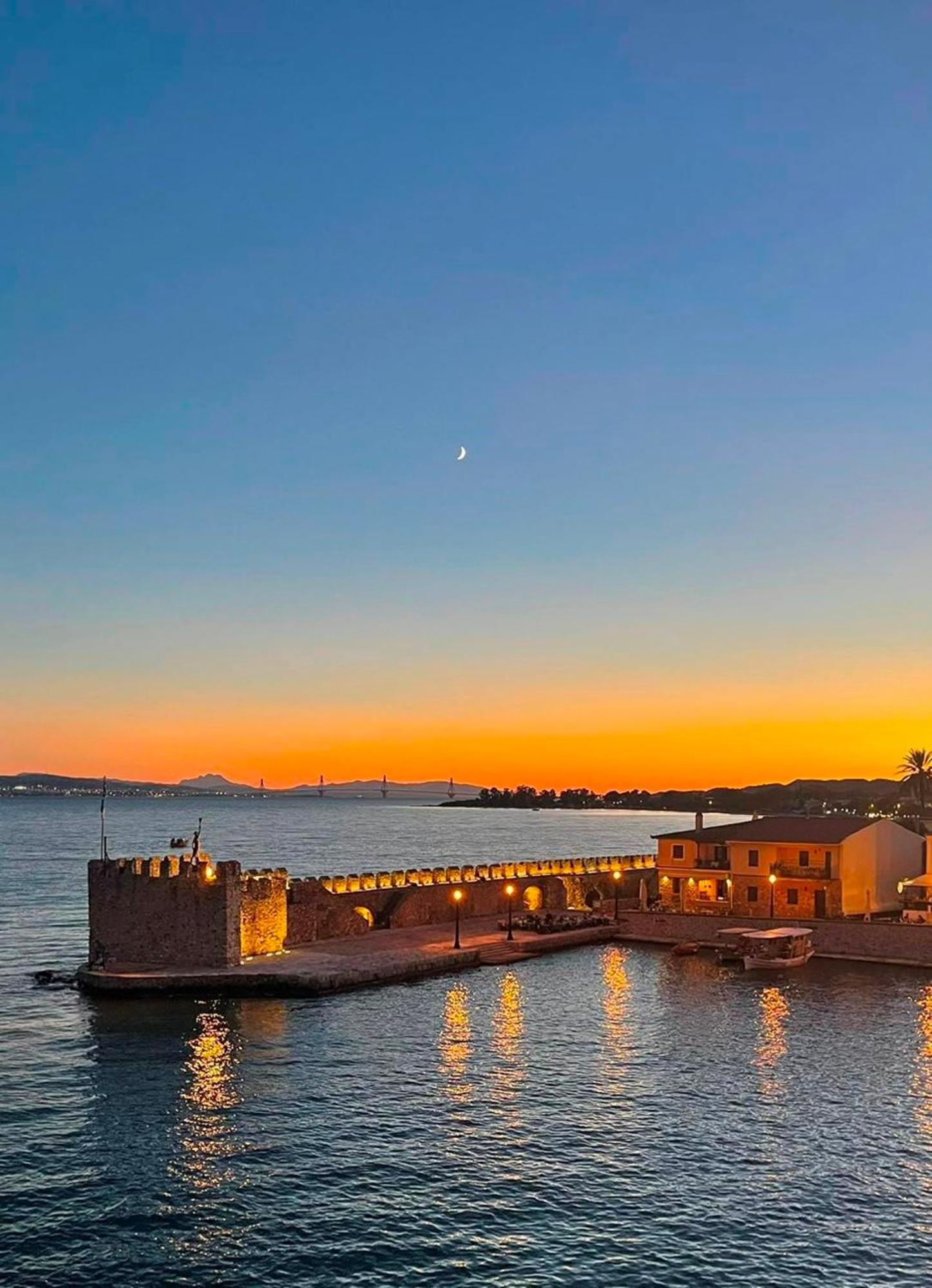 Nostos Luxury With Private Pool In Villa Nafpaktos