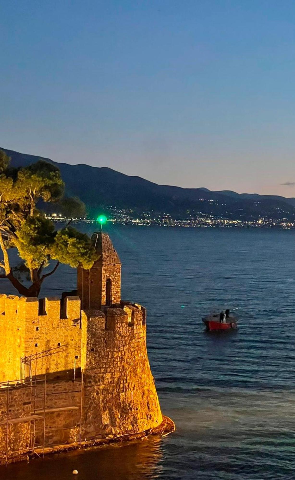 Villa Nostos Luxury With Private Pool In Nafpaktos